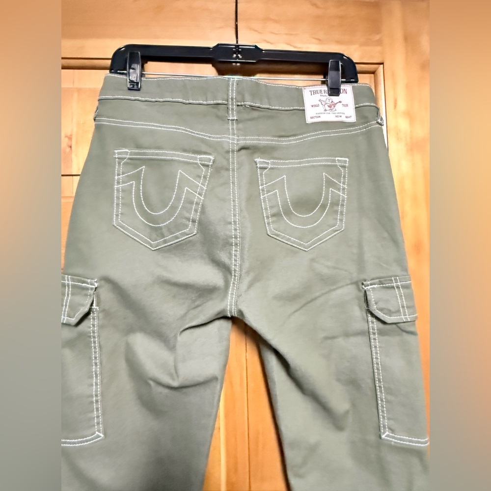 True Religion cargo jeans pocket bootcut jeans green Kalamata size 28 NWOT - Picture 6 of 12